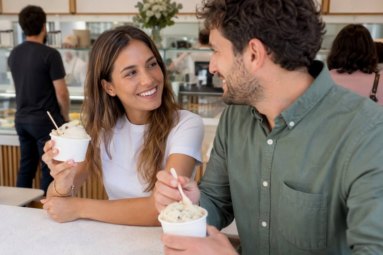 Custom Printed Paper Ice Cream Cups Used in Ice Cream Shops