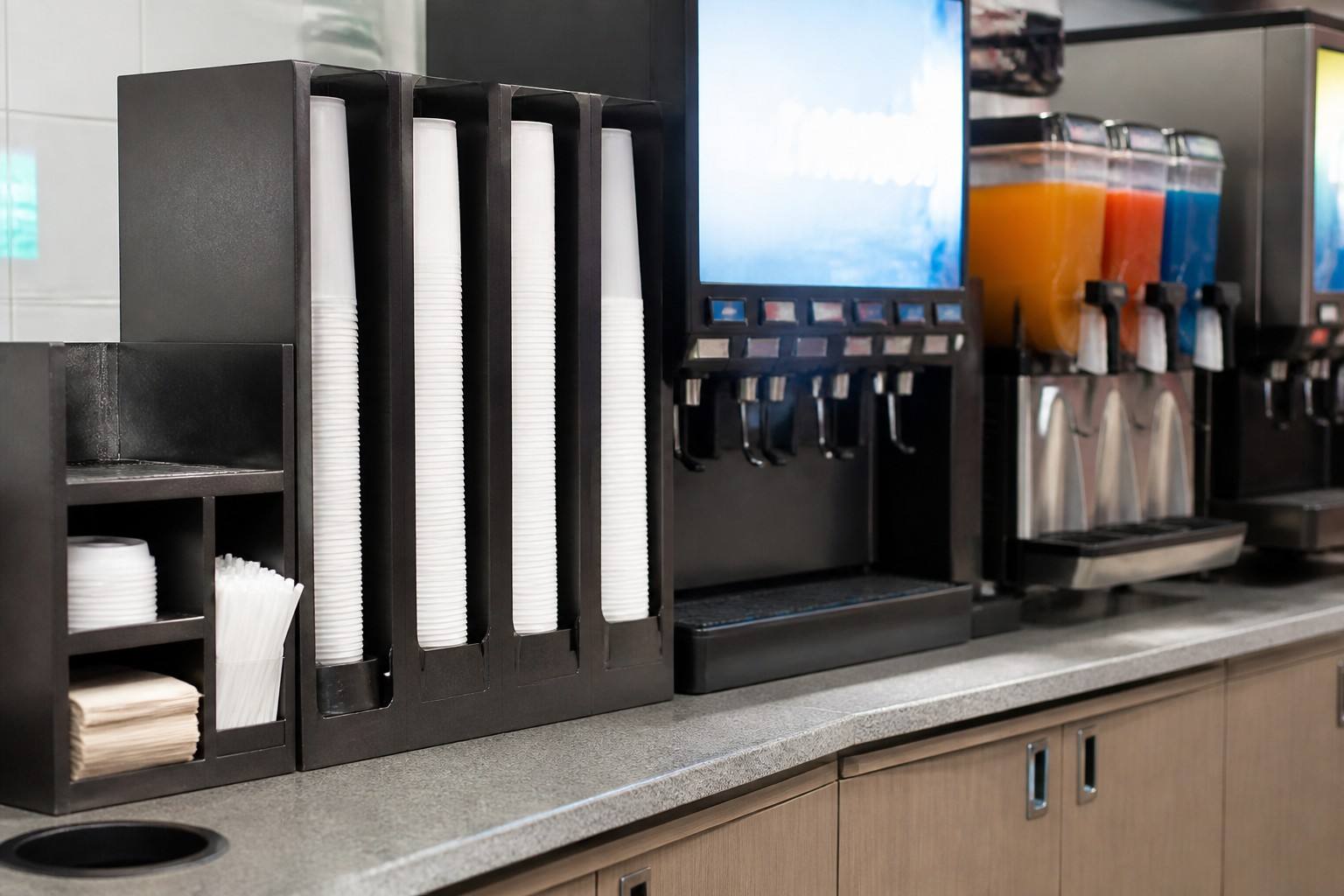 Gas Station Convenience Store Using Cornstarch Cups for Sustainable Beverage Packaging