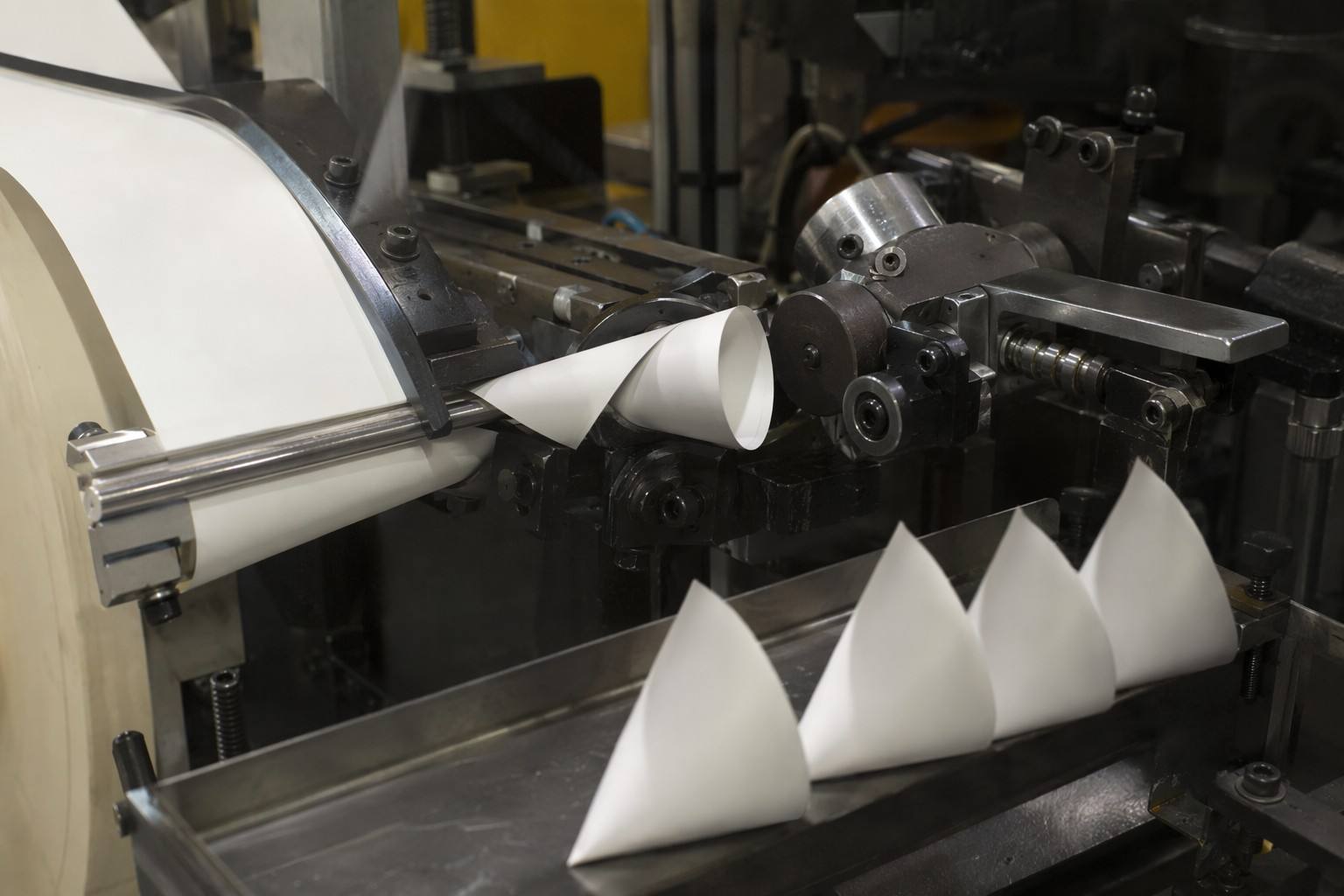 Correct Short Paper Cone Cup Forming